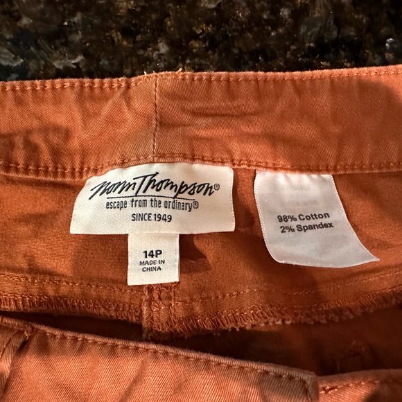Norm Thompson Women’s Chinos Size 14P - Picture 4 of 5